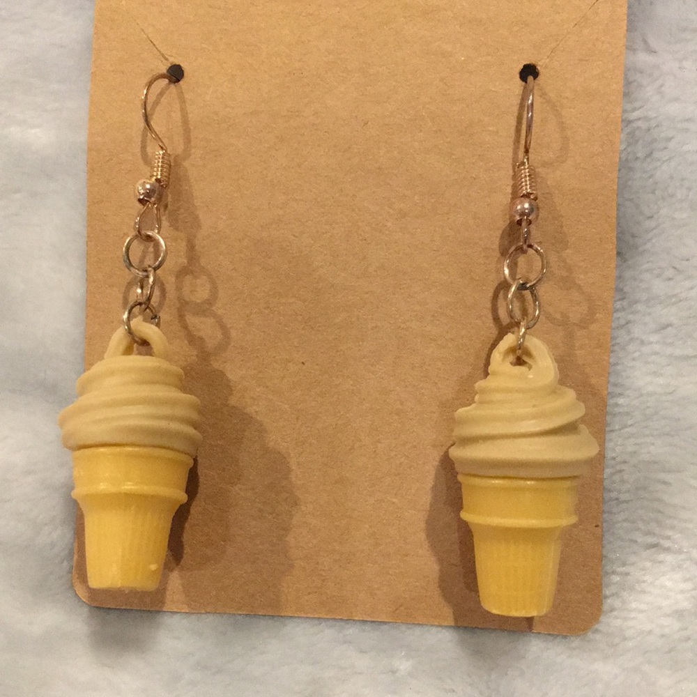 Ice Cream Cone Chocolate Pierced Earrings Novelty Fashion Artwear NWT 2”